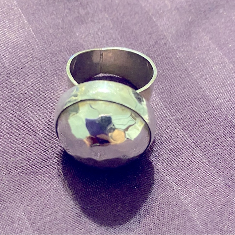🌹Purchased in Mexico. Sterling Silver dome ring. Needs better polishing.❤️